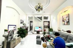 Bán biệt thự sân vườn 3 tầng phố đội cấn, rộng 91m, thoáng quanh năm, giá chào 7 tỷ 95