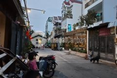 Nhà nát hẻm 8m đường 263 dt 6x10