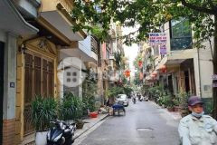 Bán đất tặng nhà c4 mặt phố trần bình 48m, kinh doanh xe tải tránh, 5 tỷ