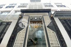 Nhà mới xinh đẹp hẻm lê trực, chủ tặng toàn bộ nội thất gỗ sang trọng.