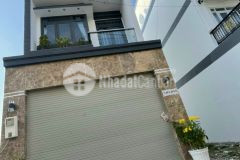 Mặt tiền trung tâm bình thạnh vị trí đẹp ngang rộng sân đậu xe hơi, giá rẻ.