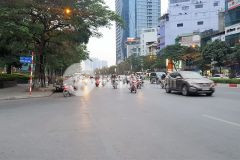 Bán nhà phố nguyễn chí thanh. lô góc, 4 ô tô tránh. dt 350m2 x mt24m. giá 100 tỷ