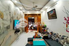 Nhà đẹp ở ngay full nội thất ngõ thông 30m ra ô tô ngọc thụy long biên 38m2 mt4m chỉ 3.3 tỷ.