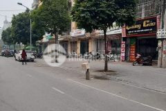 Chính chủ bán nhà 4 tầng, tại mặt phố cầu giấy, mt 4 m, diện tích 67 m, 18,6 tỷ