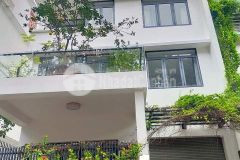 Bán thiệt thự song lập kđt việt hưng dt 200m2 4 tầng mt 10m 30t 0944523668