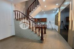 Bán nhà đẹp ngọc thụy, diện tích 40 m2, 4 tầng, mặt tiền 4,9 m, giá chỉ 3,7 tỷ.