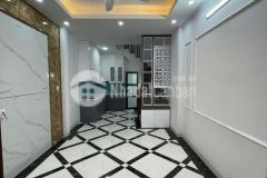 Nhà xây mới, phố trạm, 5 tầng, lô góc đẹp, nhỉnh 3 tỷ.