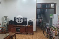 Nhà lô góc, đường ô tô tránh hai mặt, thông các ngả,vị trí kinh doanh, view trường học.