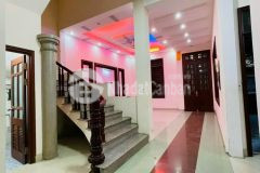 Bán nhà 3 tầng mp ngô hoán, đông nam cường, tp hd, 162m2, mt 9m, 6 ngủ, 4 vs, đường 13.5m