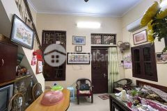 Nhỉnh 60tr 1m2 bán 67m2 đất tặng nhà 3 tầng ngõ quỳnh hai bà trưng