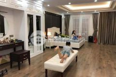 Bán nhà chính chủ kd đỉnh ô tô vào, có thang máy, 63m2 tây sơn