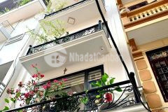 Cực hiếm vừa ở vừa kinh doanh, phân lô phố hoàng quốc việt, thang máy.dt60m2x6t