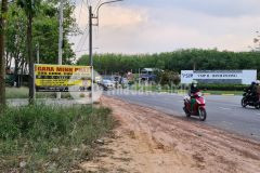 Chuyển nhượng 9200m2 đất mặt tiền tại cổng kcn vsip 2 tân uyên bình dương đường tỉnh lộ đt 742