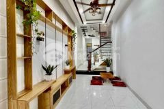 Nhà mặt tiền đường 24 giá tốt