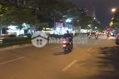 Bán đất tặng nhà 2 tầng, mảnh đất vàng còn sót lại trên mặt phố cầu giấy, giá siêu rẻ.