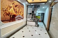 Bán nhà lạc long quân 40m nhà mới kính koong dân trí cao, an sinh đỉnh. 5.3 tỷ 0962.656.654