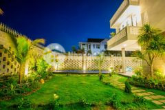 Cho thuê villa 300m2 đường hồ qúy ly cách biển 100m p.thắng tam