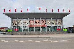 Bán nhanh 184m2 đất 2mt tặng nhà 2 tầng đường ql9 ngay tttp đông hà, shr, 11.5 tỷ. lh0886033209