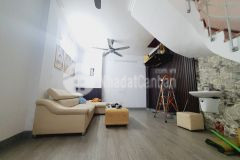 Lạc trung, ôtô đỗ cửa, ngõ thông, lô góc 2 thoáng. 4.5 tỷ.