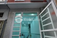 2tỷ15 có nhà p10 tân bình ngay lạc long quân, nhà mới xây, 3 tầng