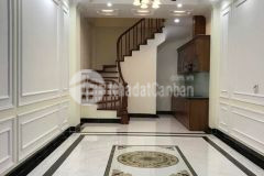 Cần bán nhà ô tô đỗ cửa, 35m2, 5 tầng, mặt tiền 4m, nguyễn văn linh, long biên 3.65 tỷ.