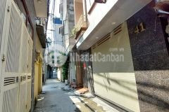 Chính chủ bán nhà giáp nhị 43m3 tầng nhỉnh 3 tỷ.