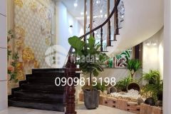 Nhà đẹp q10 5t5pn cần bán gấp shr ở ngay.