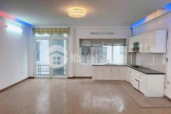 Bán gấp nhà bồ đề, gia chủ tự xây, gara, full nội thất.