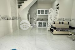 Bán gấp nhà cmt8, phường 15, quận 10, 4m x 6m, chỉ 3 tỷ thương lượng