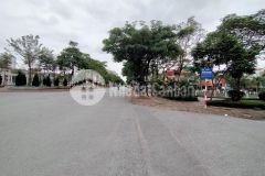 Bán đất mặt phố nguyễn văn hưởng cực đẹp, diện tích 75 m2, mặt tiền 7 m, giá chỉ 10.2 tỷ.