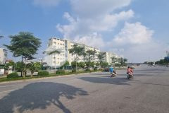 Chủ kẹt tiền bán gấp mảnh 290m2 tại q long biên đường 20m to hơn phố vỉa hè kd đa dạng chỉ 2x tỷ