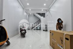 Bán nhà mặt phố đại la kinh doanh đỉnh vỉa hè rộng dt 44m5t mt 4m giá 19 tỷ