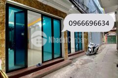 Bán nhà cầu giấy 40m x 5 tầng nhà đẹp ở ngay.