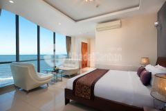 Bán gấp khách sạn góc 2 mặt tiền bãi sau 32 tỷ