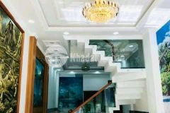 Bán nhà, hẻm xe hơi 5m, thông nhât, go vâp, giá 1.7 tỷ