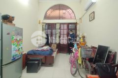 Bán đất tặng nhà riêng 3 tầng phố giáp bát, diện tích rộng, gần ô tô, 41m2, giá 2.8 tỷ