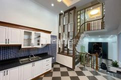 Cần bán nhà quan nhân nhà mới đẹp long lanh, 2 thoáng dt 40m, gía 5 tỷ 6.