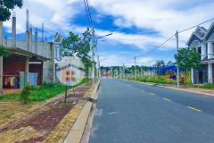 Đất mặt tiền đường nhựa 100m thổ cư