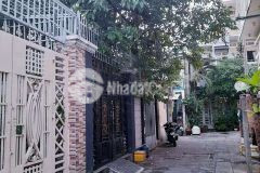 Nhà 82m2 thông nhât gv 2 tầng 5,5 ty