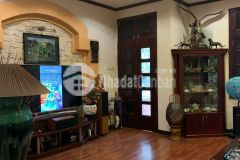 Mặt ngõ ôtô phố trần thái tông. tòa nhà có dt 324m2, mt 12m