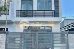 Cấn bán gấp nhà bình chánh 5x16 1 trệt 1 lầu mới xây,1 tỷ 9 shr