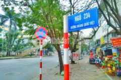 Bán nhà hoàng quốc việt 5 tầng mới đẹp 20m ra mặt phố. khu tiện ích giá hấp dẫn mùa dịch.