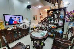 Bán nhà phố cổ trung tâm ngọc lâm q long biên 42m2 4 tầng tặng nội thất đẹp.chỉ hơn 3 tỷ