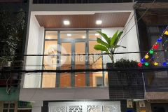 Nhà hẻm xe hơi, 68m2, 3 lầu, bình thạnh, giá 10.8 tỷ.