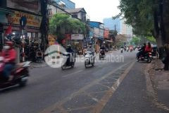 Siêu hiếm bán nhà mặt phố đường đê la thành đống đa, kinh doanh sầm uất, 5 tầng chỉ 7.7 tỷ