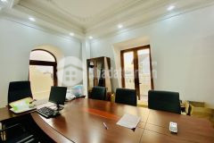 Bán mặt tiền 5m ngang, 4 tầng, kd sầm uất, gần chợ phạm văn bạch.