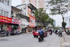 Nhà đẹp giá đẹp mặt phố thái thịnh, 65m2 chỉ nhỉnh 200 triệum2.