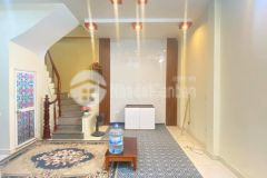 Nhà đẹp ngõ to ba gác tránh nhau 70m ra mặt phố an sinh cực đỉnh 43m 5tầng mt5.3 giá 3.75tỷ