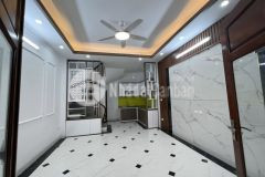 Nhà mới bát khối,long biên, ngõ thông,morning đỗ cửa, giá chỉ 2,4 tỷ có tl