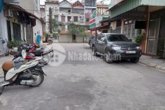 Phân lô chiến thắng ô tô đỗ cửa, kinh doanh.